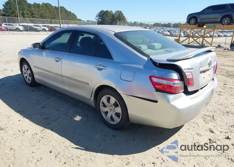 2007 Toyota Camry Le z USA, uszkodzony, nr VIN JTNBE46K173062795